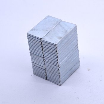 Magnete al neodimio 20x10x1 mm N52 autoadesivo, nichelato